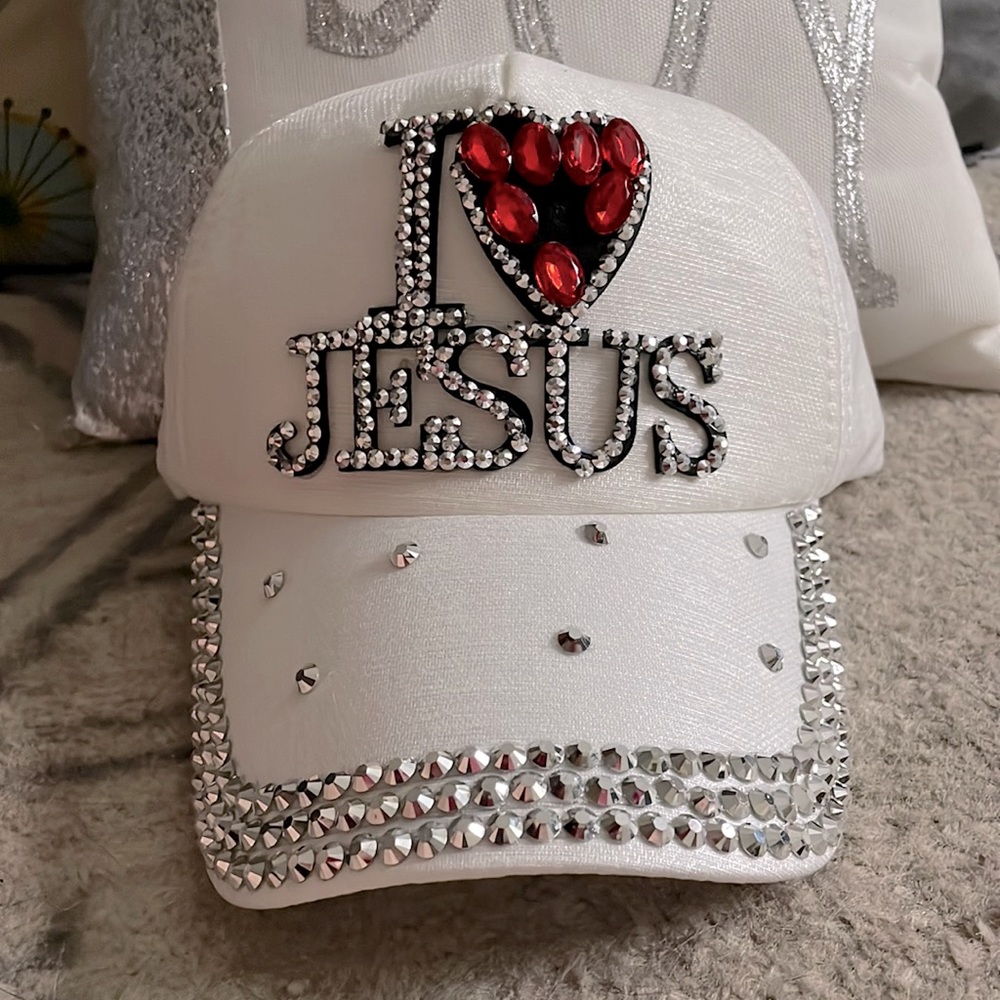 FREE with any purchase I ❤️ Jesus hat